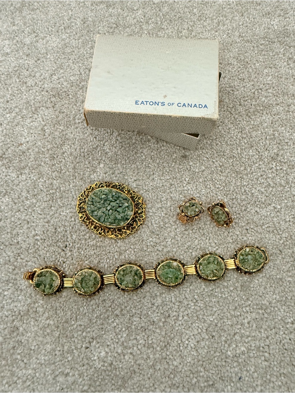 Costume jewelry vintage bracelet broach and click on earrings